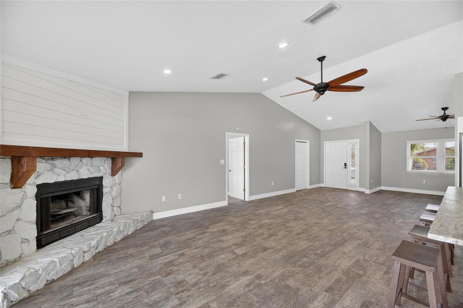 APOLLO BEACH UNIT TWO - Residential Lease