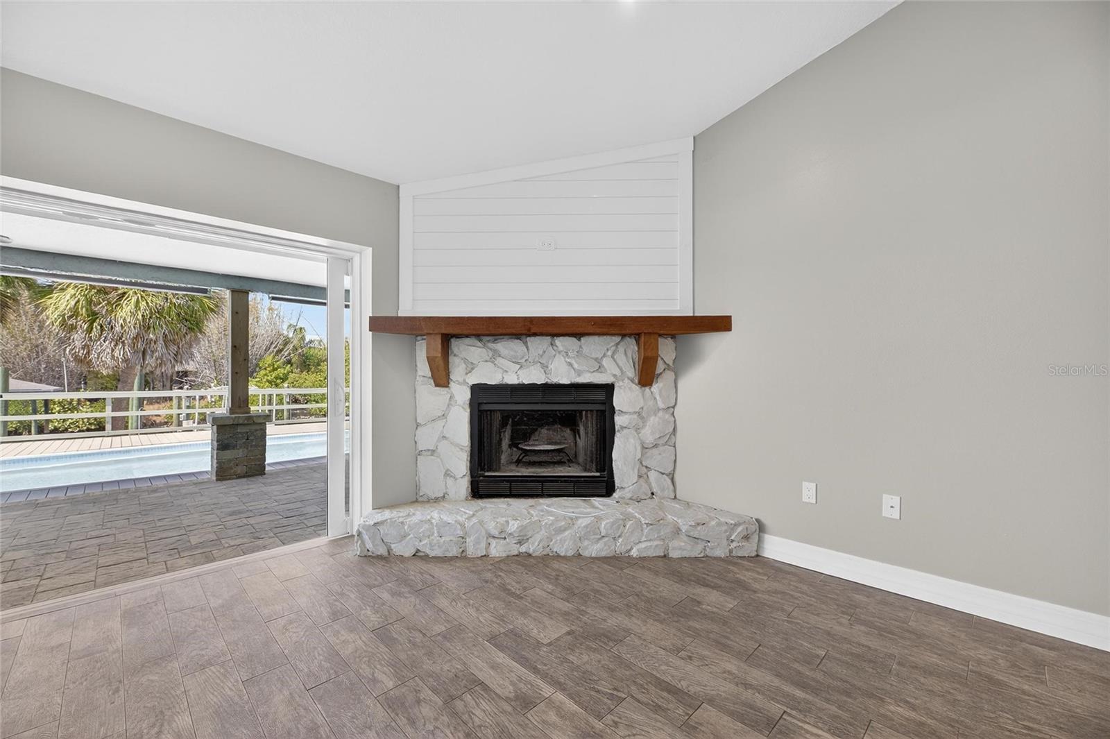 APOLLO BEACH UNIT TWO - Residential Lease