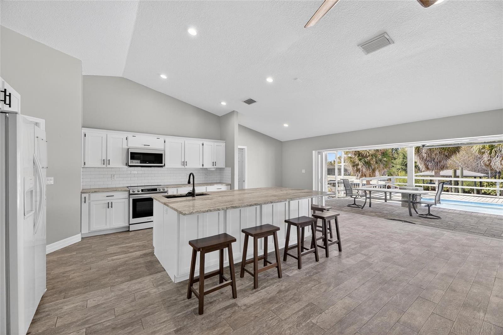 APOLLO BEACH UNIT TWO - Residential Lease