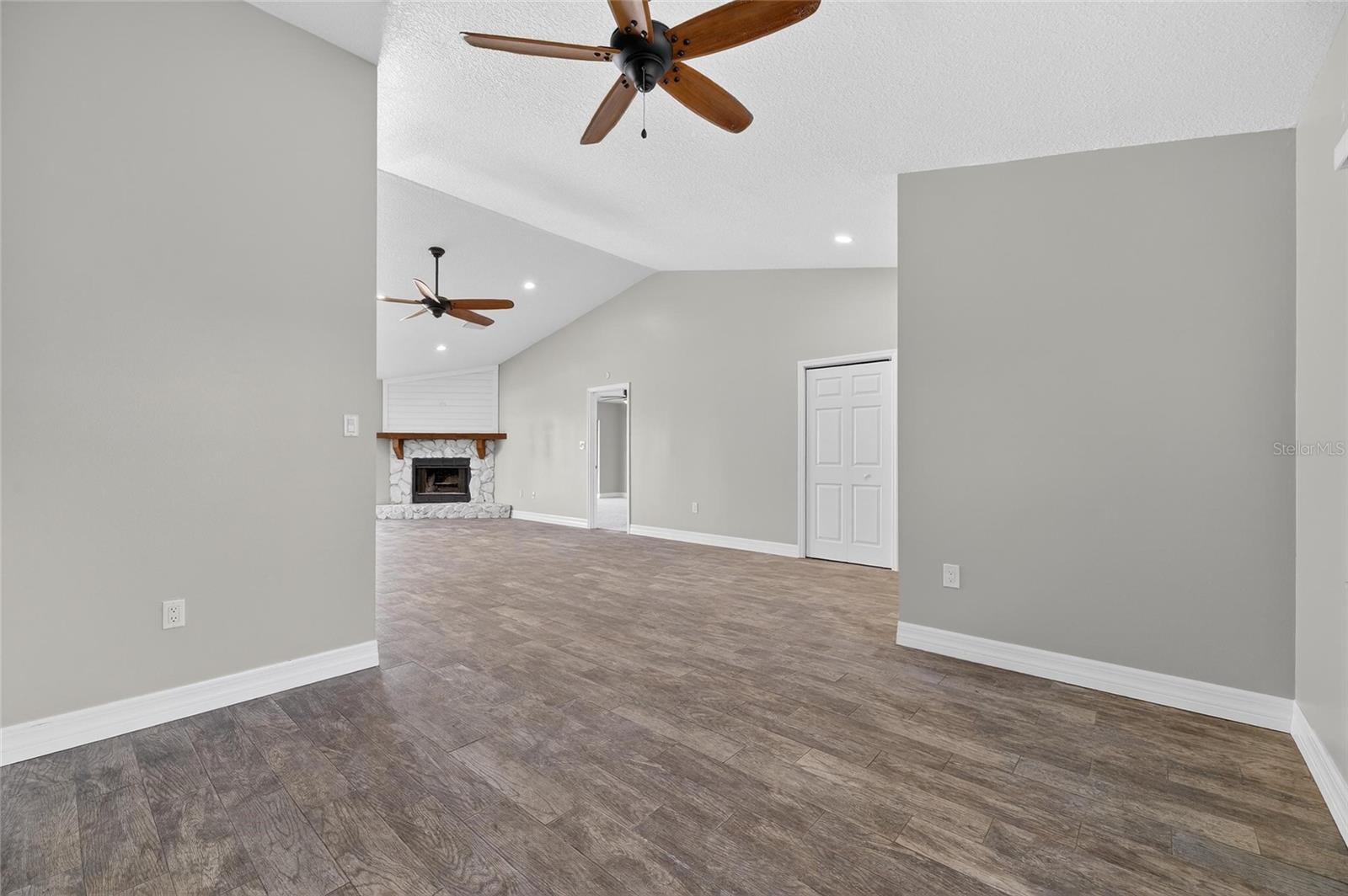 APOLLO BEACH UNIT TWO - Residential Lease