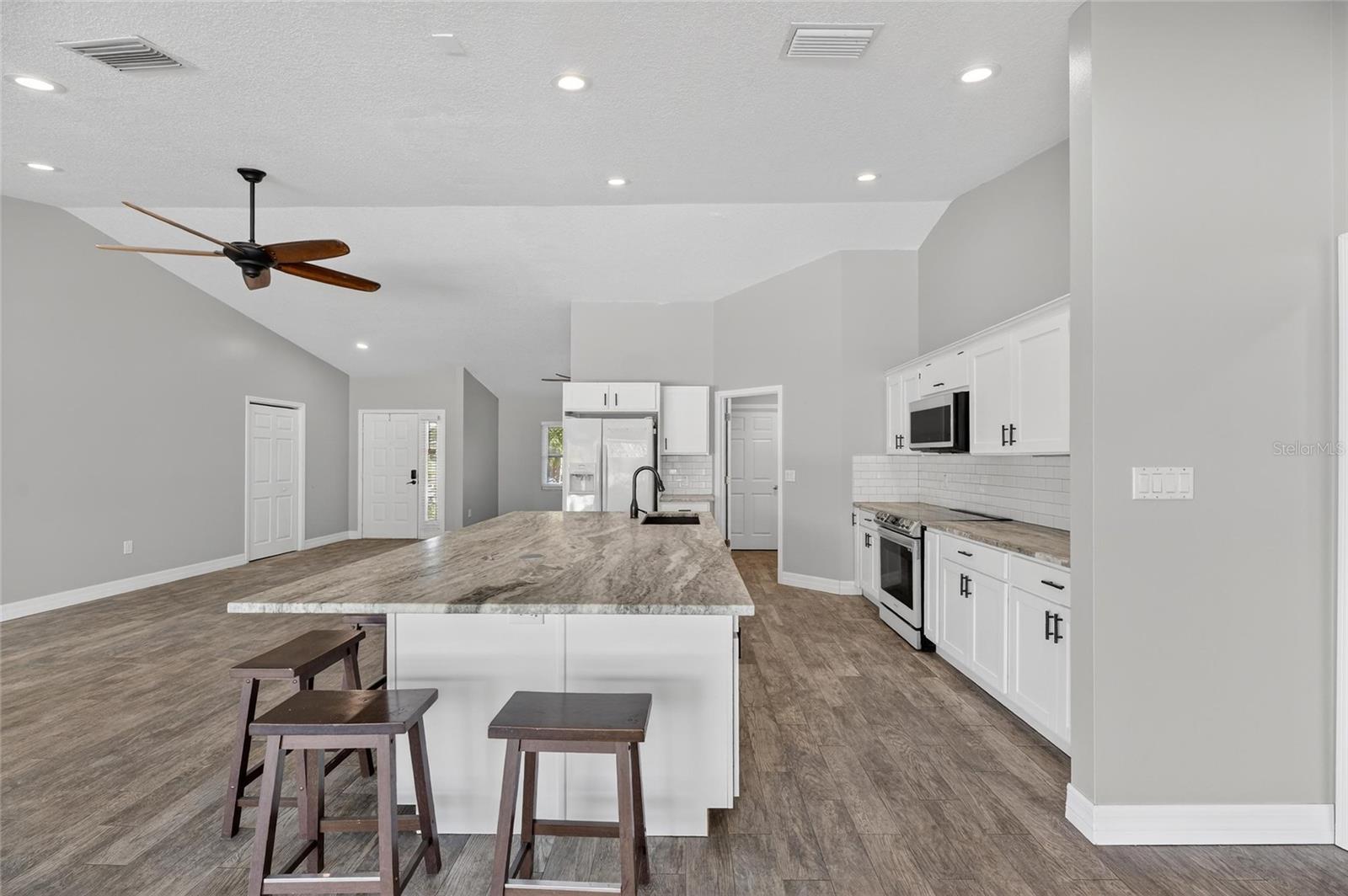 APOLLO BEACH UNIT TWO - Residential Lease