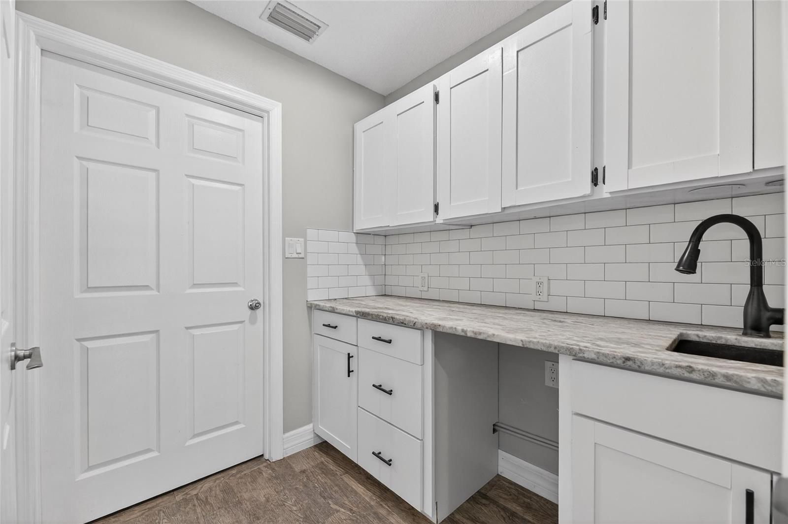 APOLLO BEACH UNIT TWO - Residential Lease