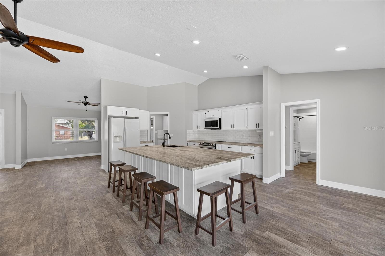 APOLLO BEACH UNIT TWO - Residential Lease