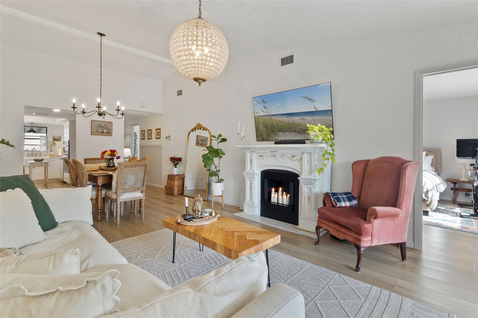 3641 LONGMEADOW 33