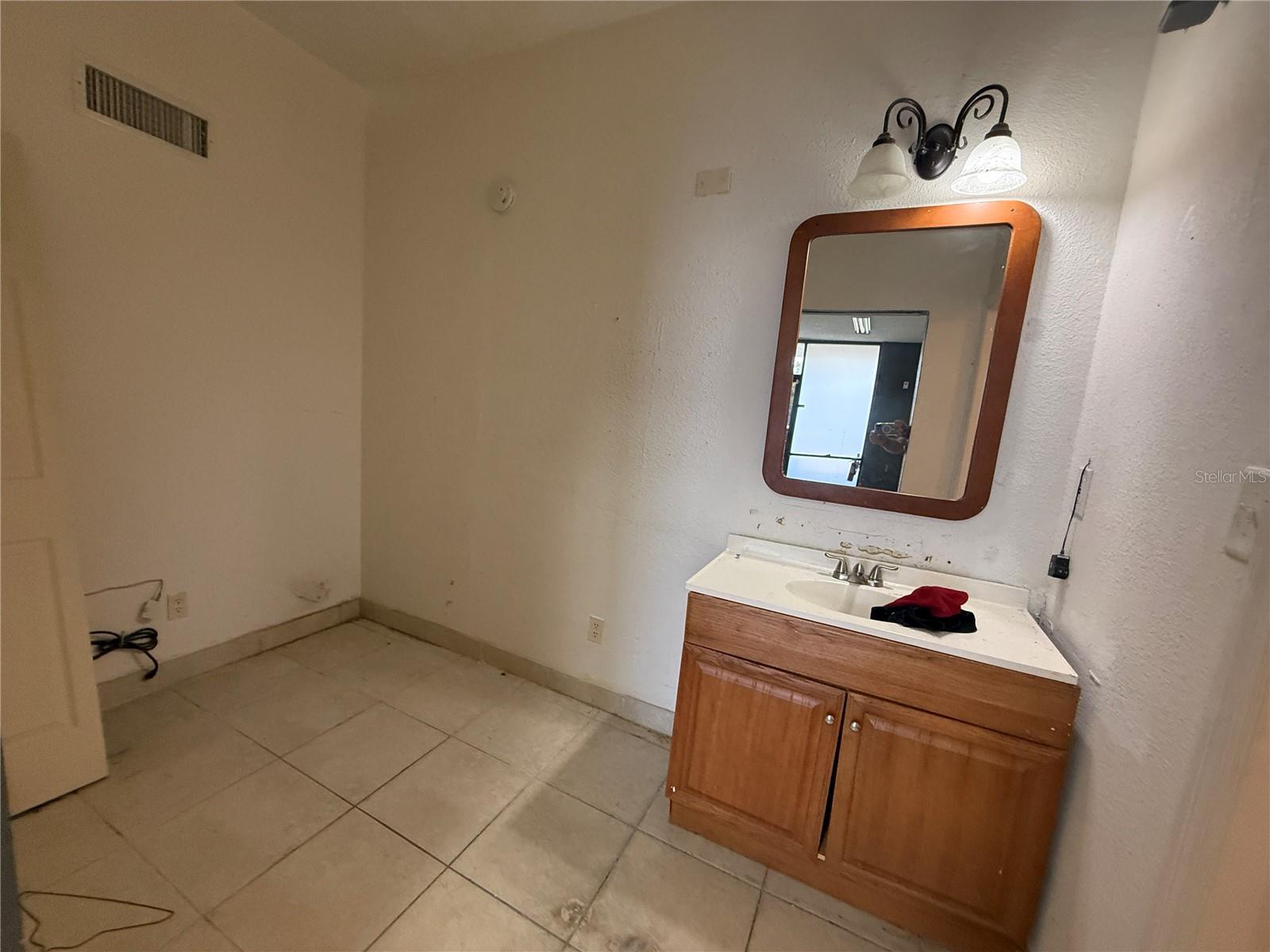 ALLIANCE - Commercial Lease