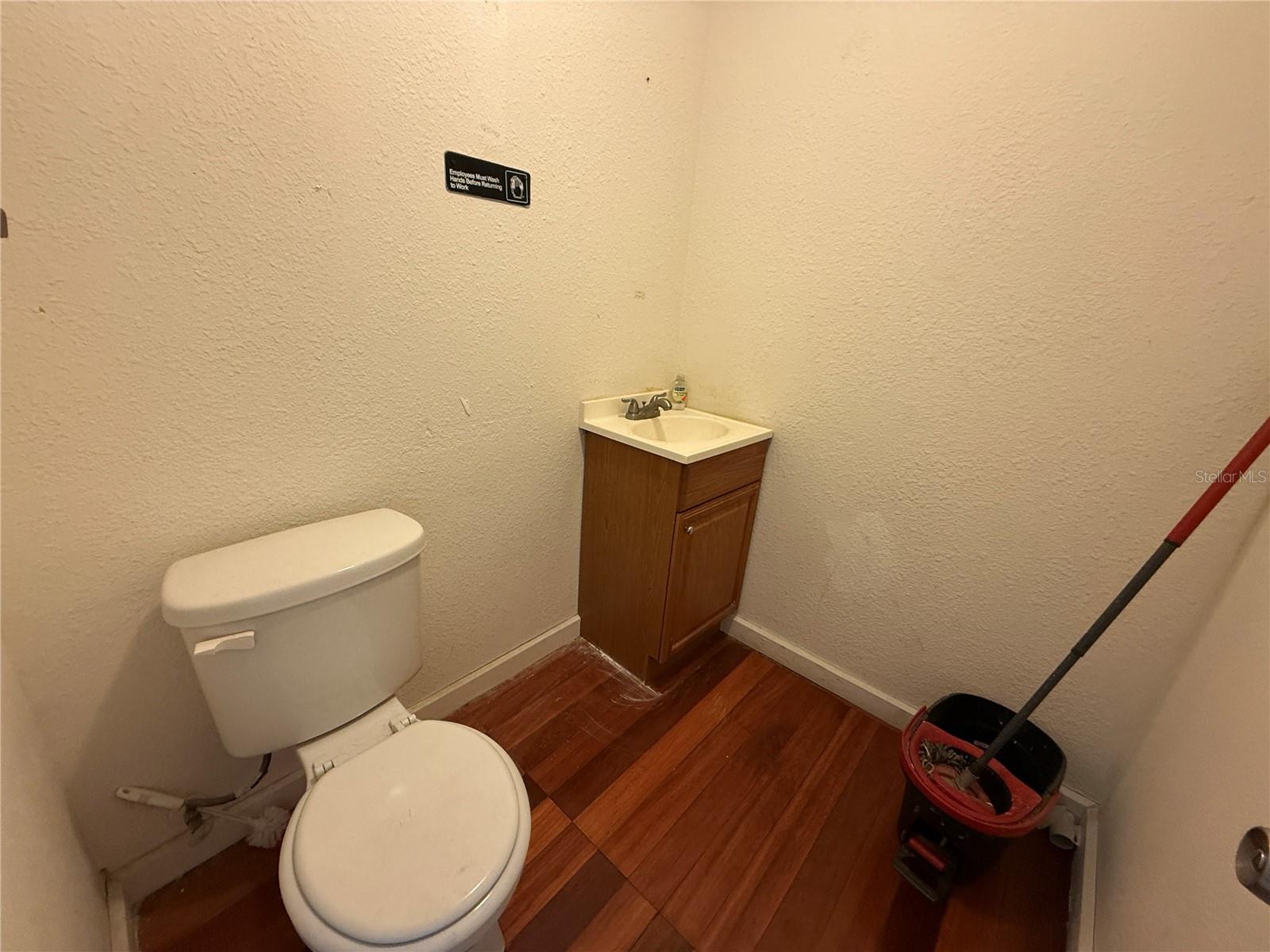 ALLIANCE - Commercial Lease