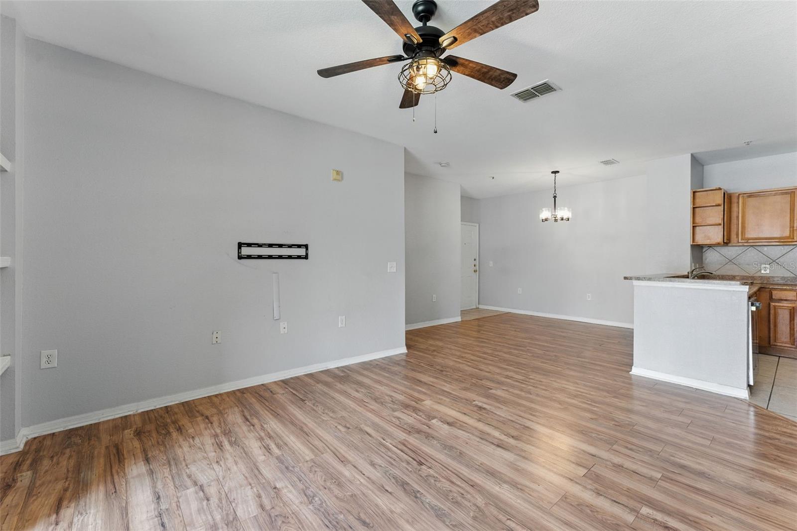 SERENATA CONDO - Residential Lease