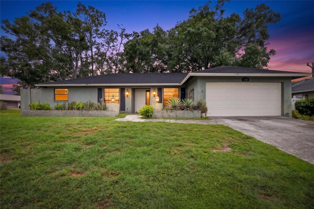 Photo of 1201 Sandalwood Drive, Plant City, FL 33563 (MLS # TB8519054)