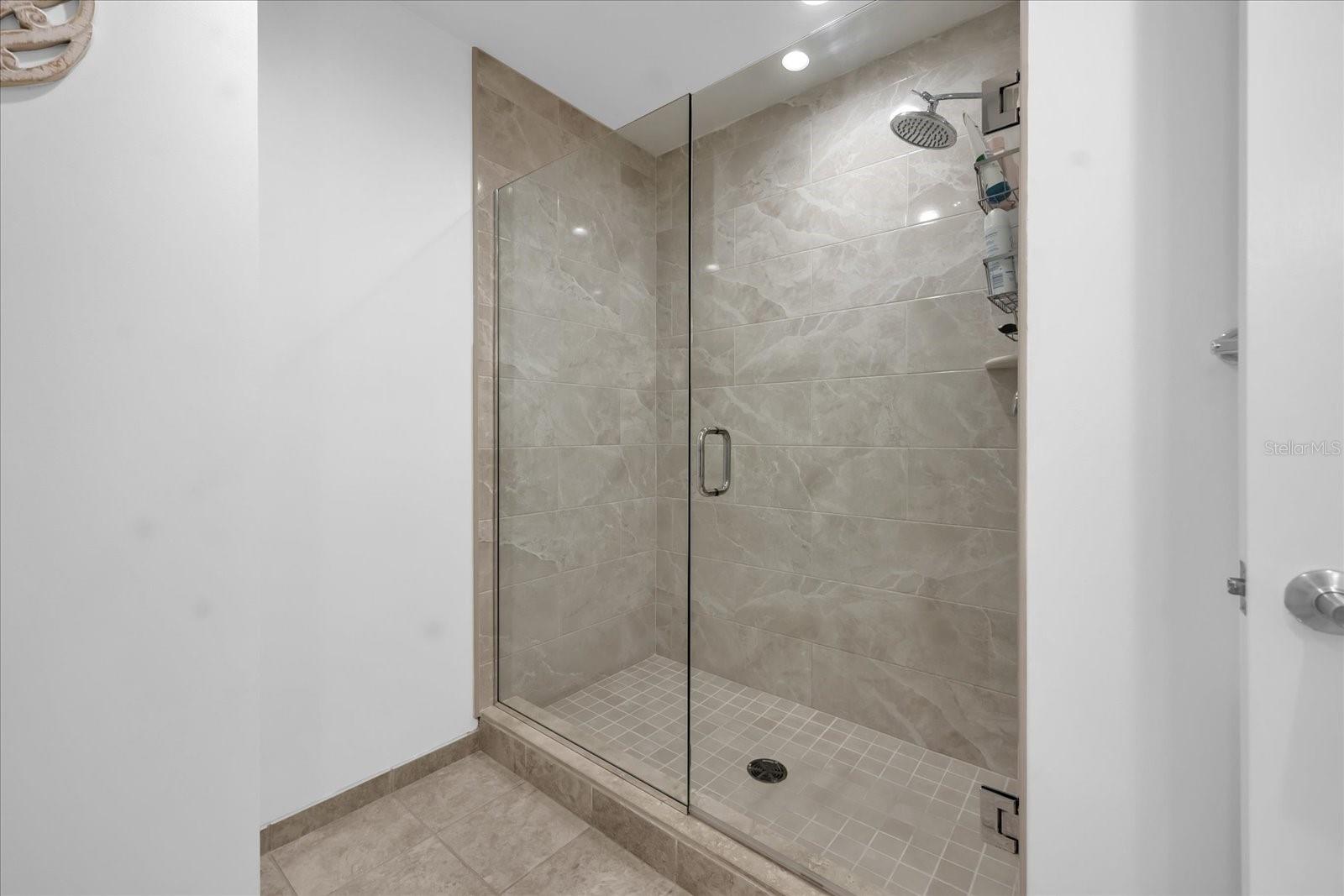 VENTANA A CONDO - Residential Lease