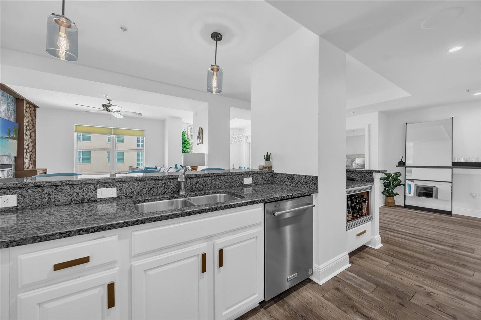 VENTANA A CONDO - Residential Lease