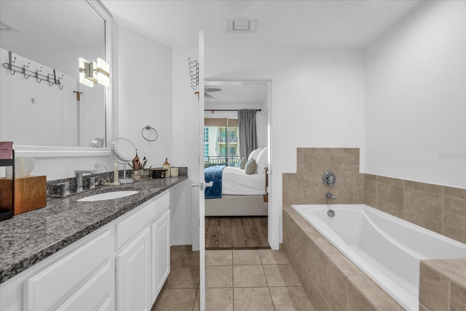 VENTANA A CONDO - Residential Lease