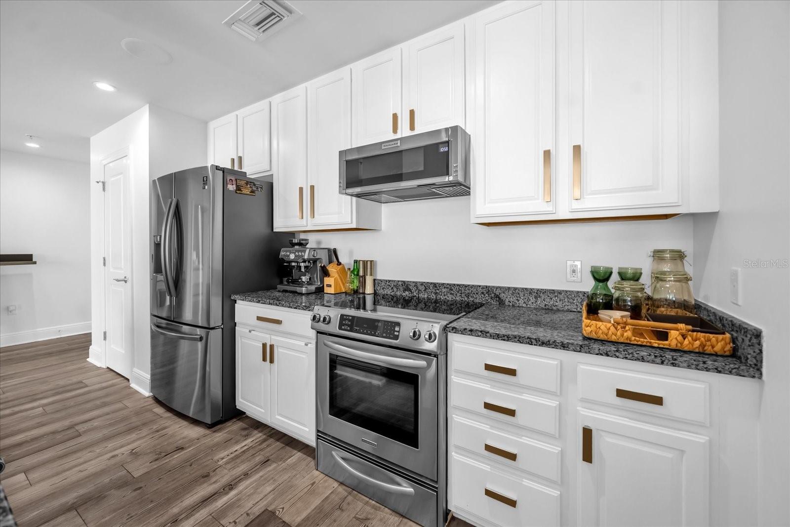 VENTANA A CONDO - Residential Lease