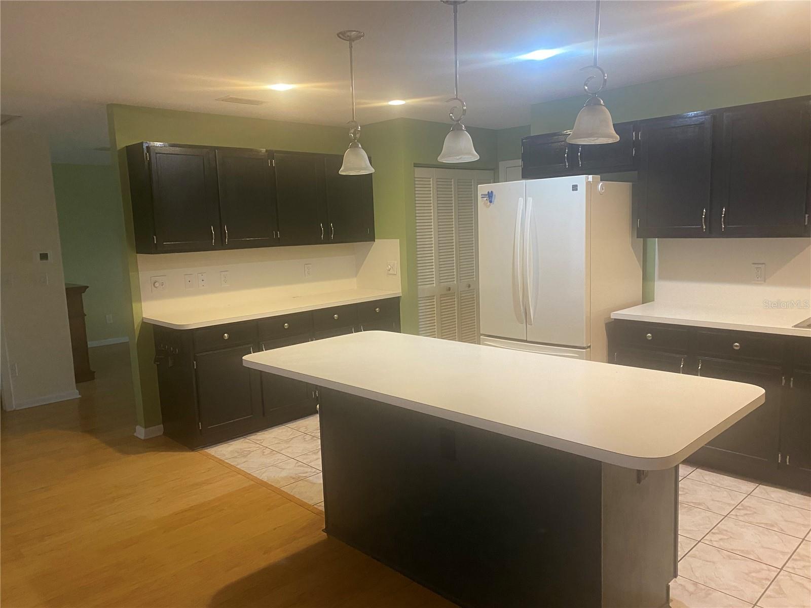 CIRCLE SQUARE WOODS - Residential