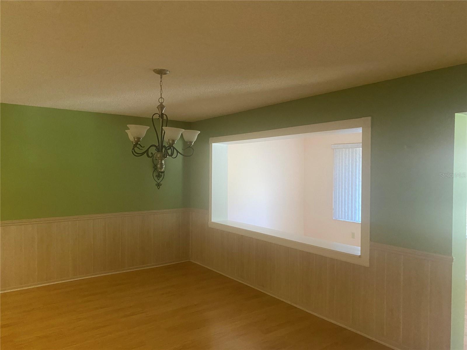 CIRCLE SQUARE WOODS - Residential