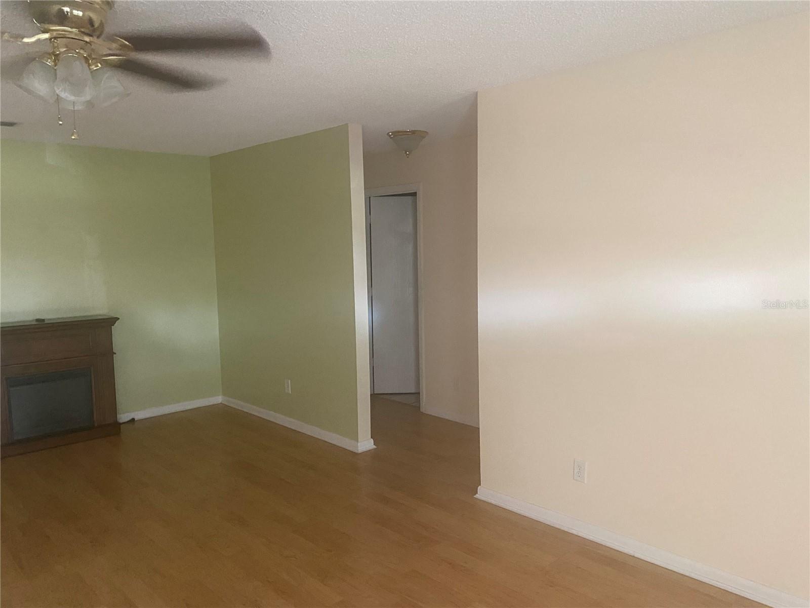CIRCLE SQUARE WOODS - Residential