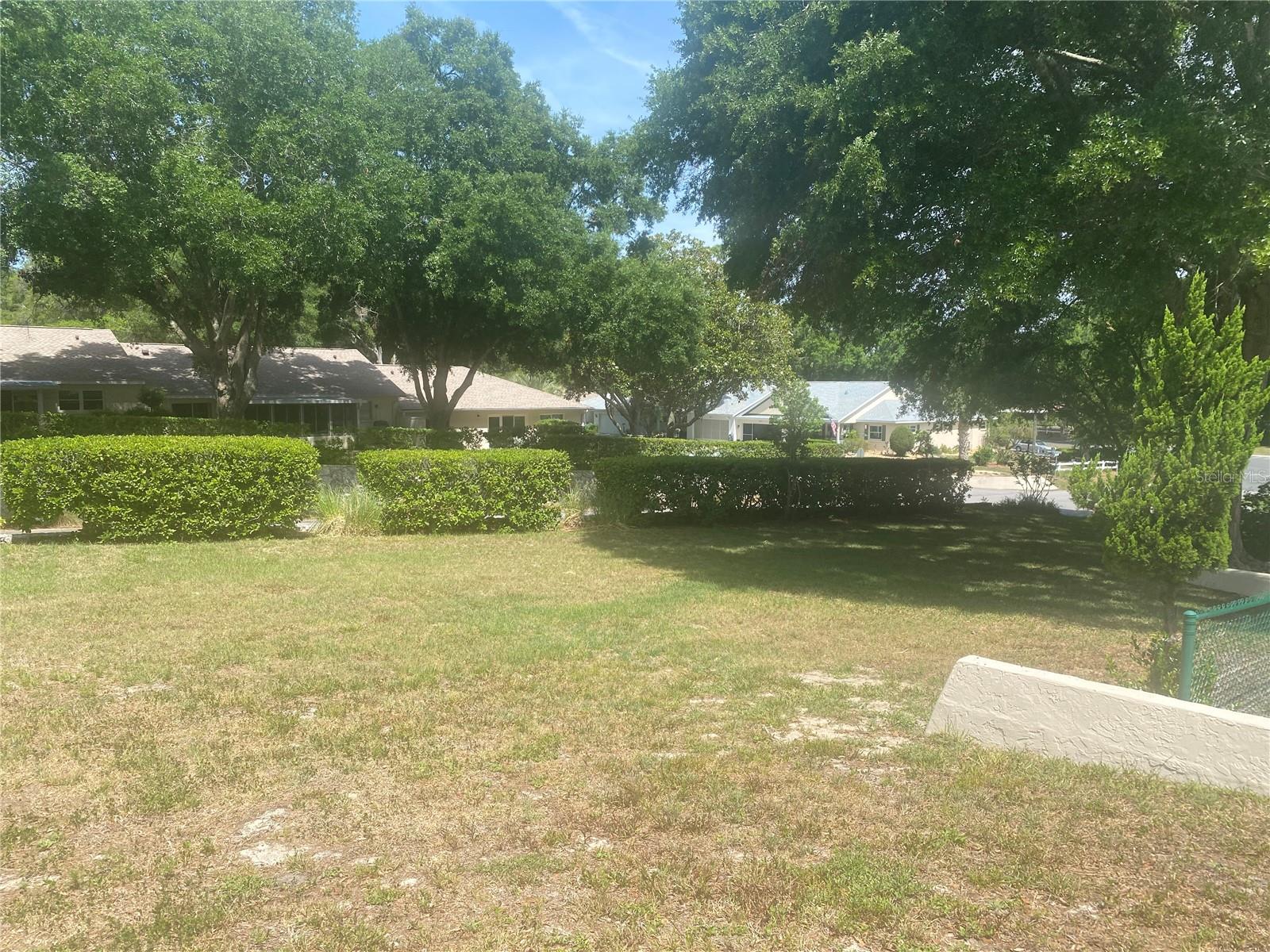 CIRCLE SQUARE WOODS - Residential