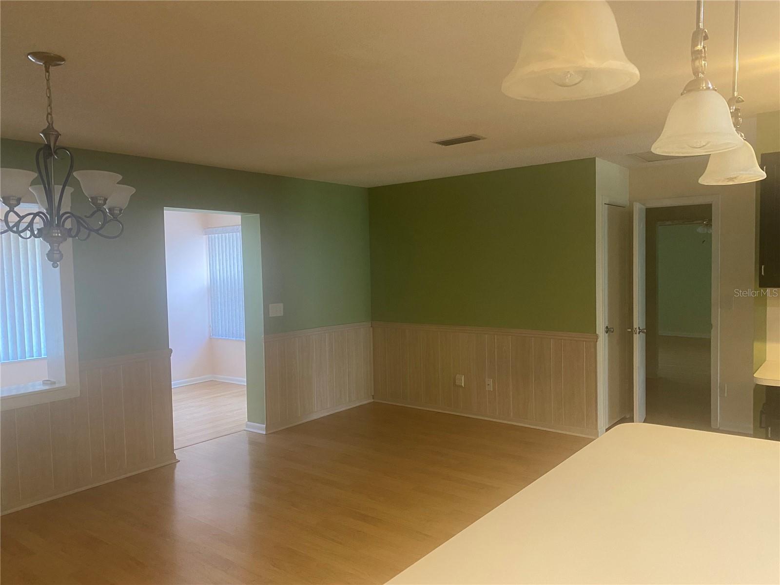 CIRCLE SQUARE WOODS - Residential
