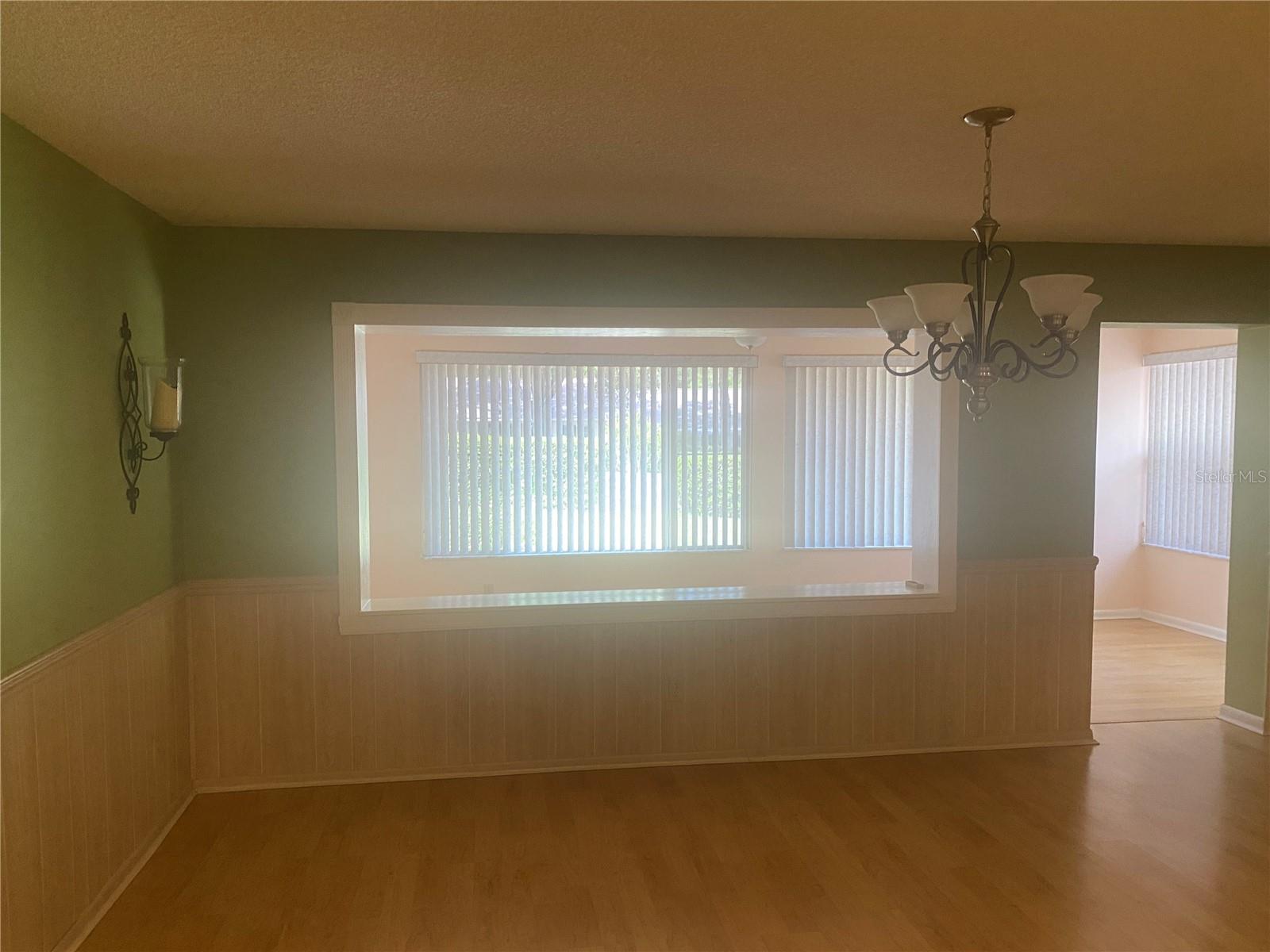 CIRCLE SQUARE WOODS - Residential