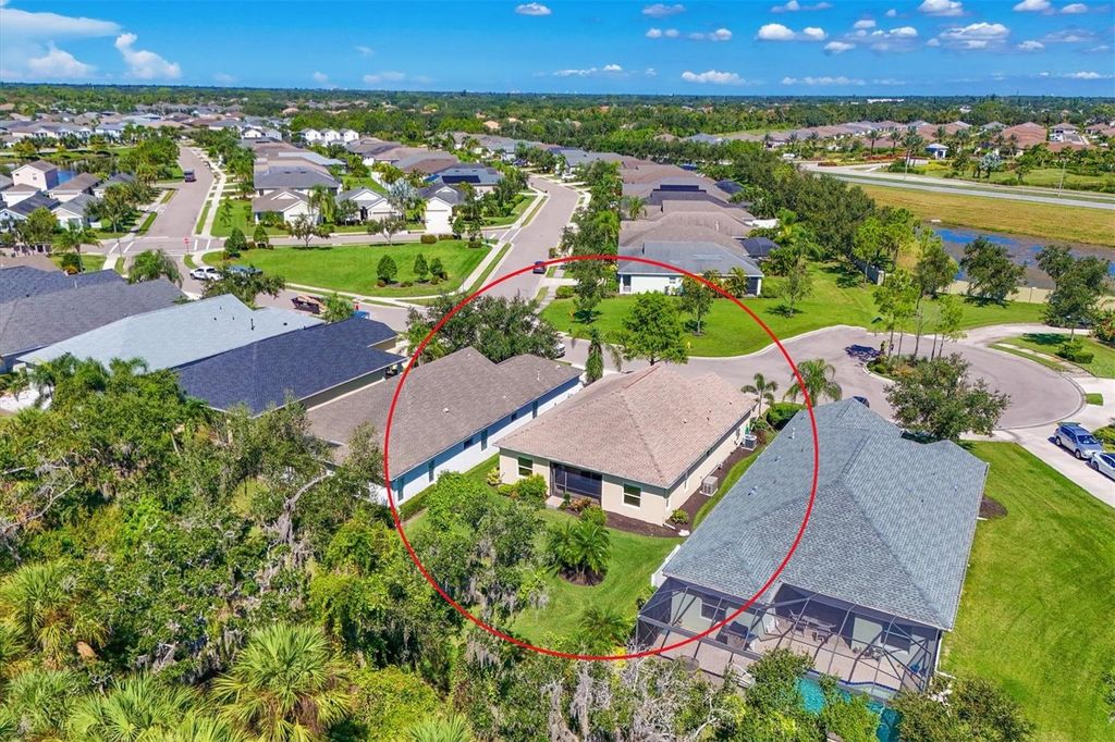 Photo of 4826 Lake Breeze Terrace, Sarasota, FL 34243 (MLS # A4665960)