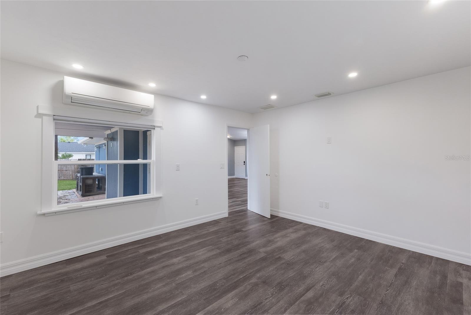 VILLAGES OF THOUSAND OAKS VILLAGE IV & V - Residential