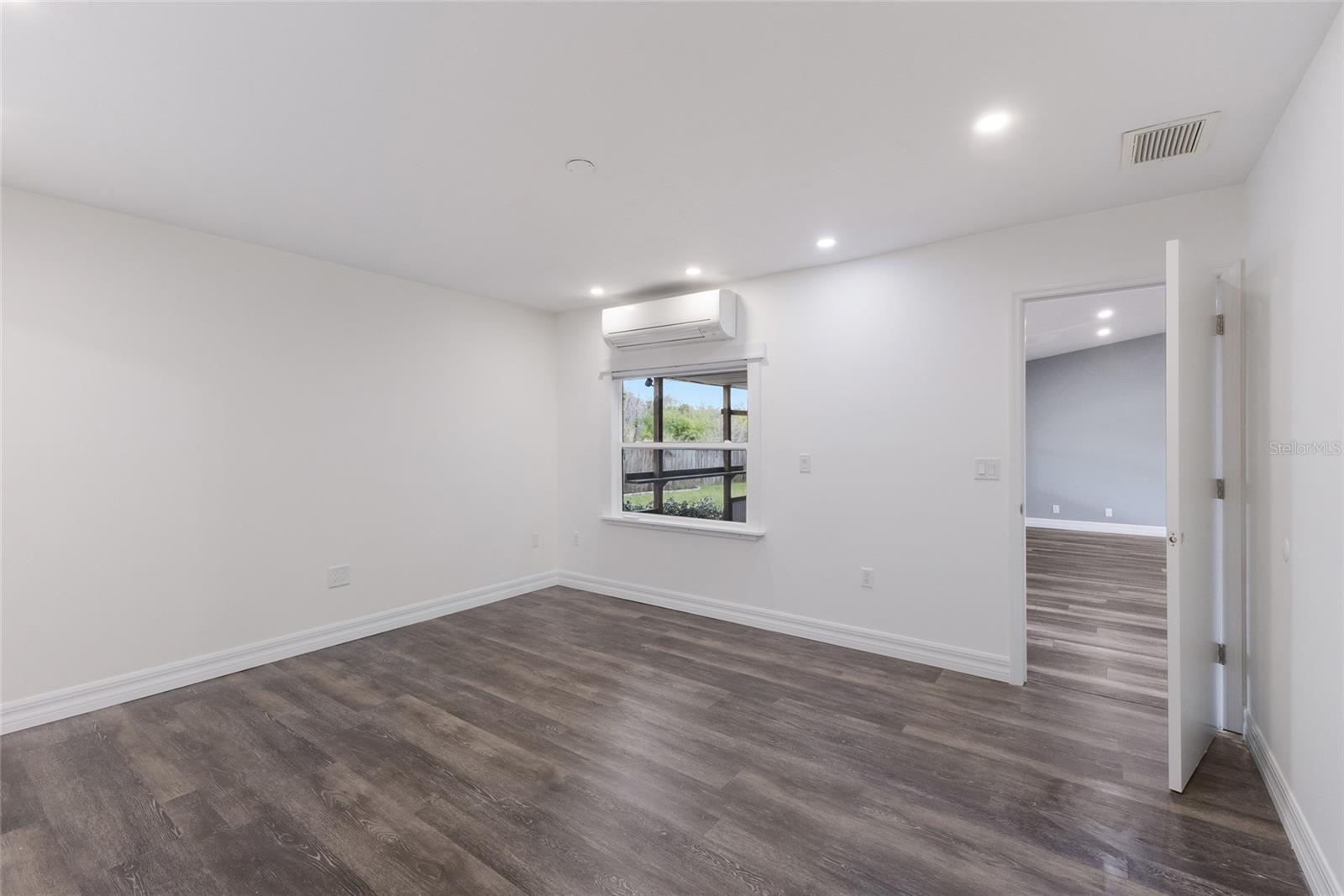 VILLAGES OF THOUSAND OAKS VILLAGE IV & V - Residential