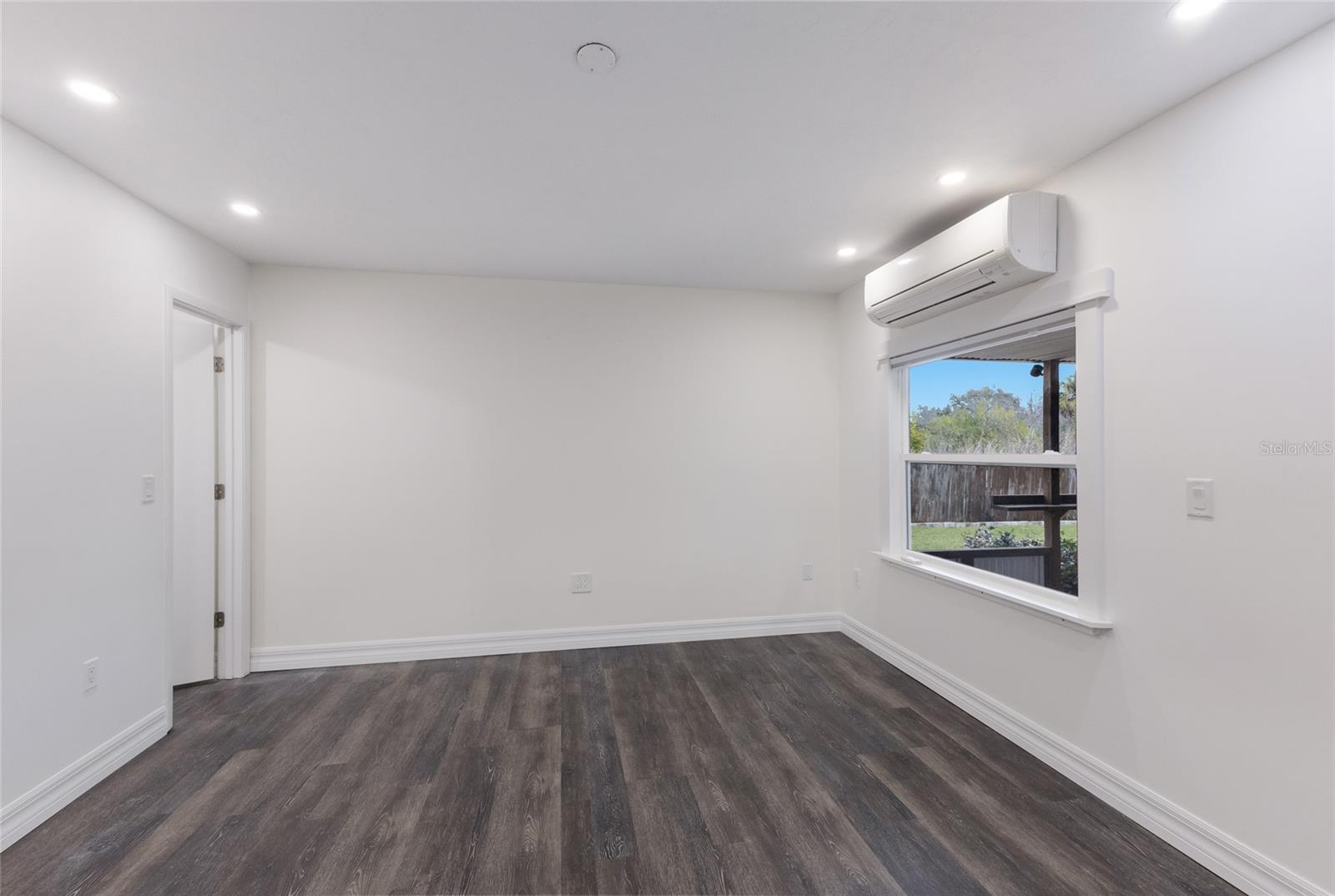 VILLAGES OF THOUSAND OAKS VILLAGE IV & V - Residential