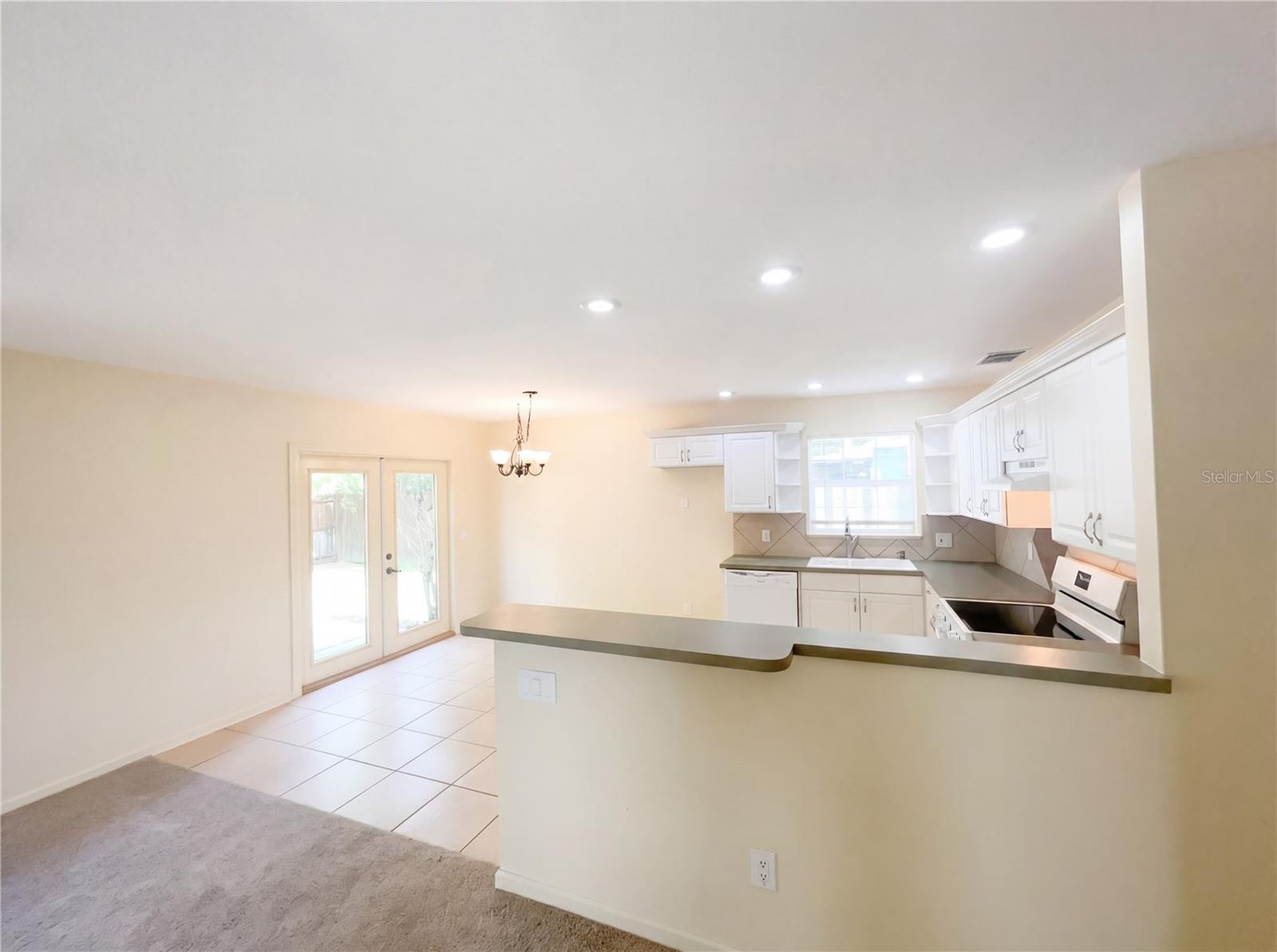 OAKWOOD SHORES - Residential