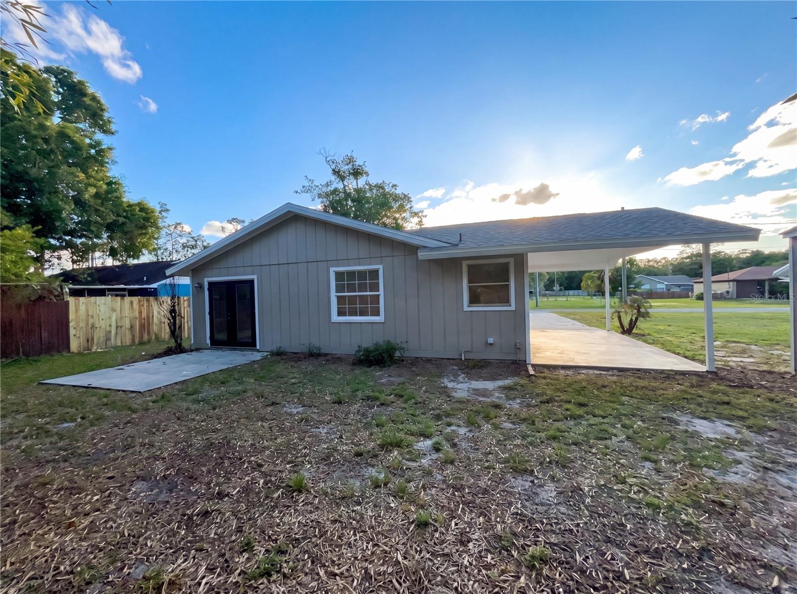 OAKWOOD SHORES - Residential