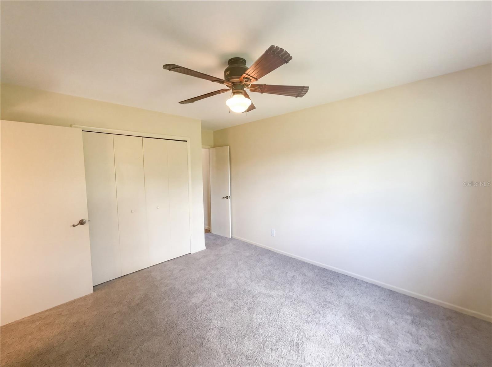 OAKWOOD SHORES - Residential