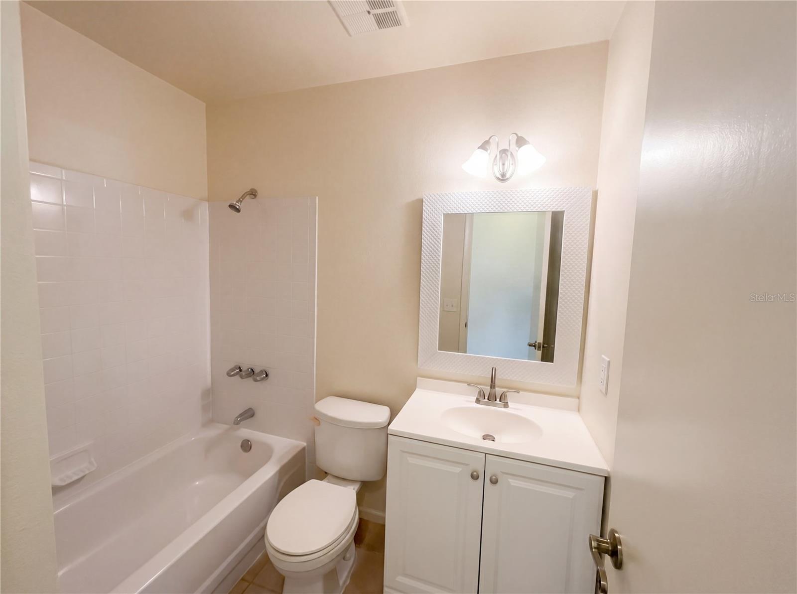 OAKWOOD SHORES - Residential