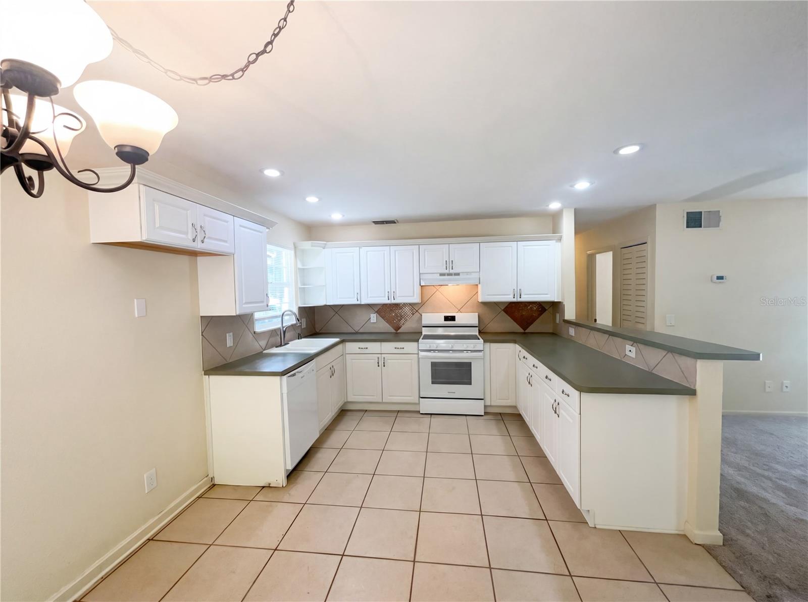 OAKWOOD SHORES - Residential