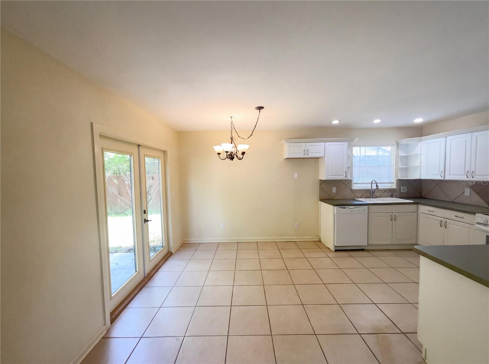 OAKWOOD SHORES - Residential