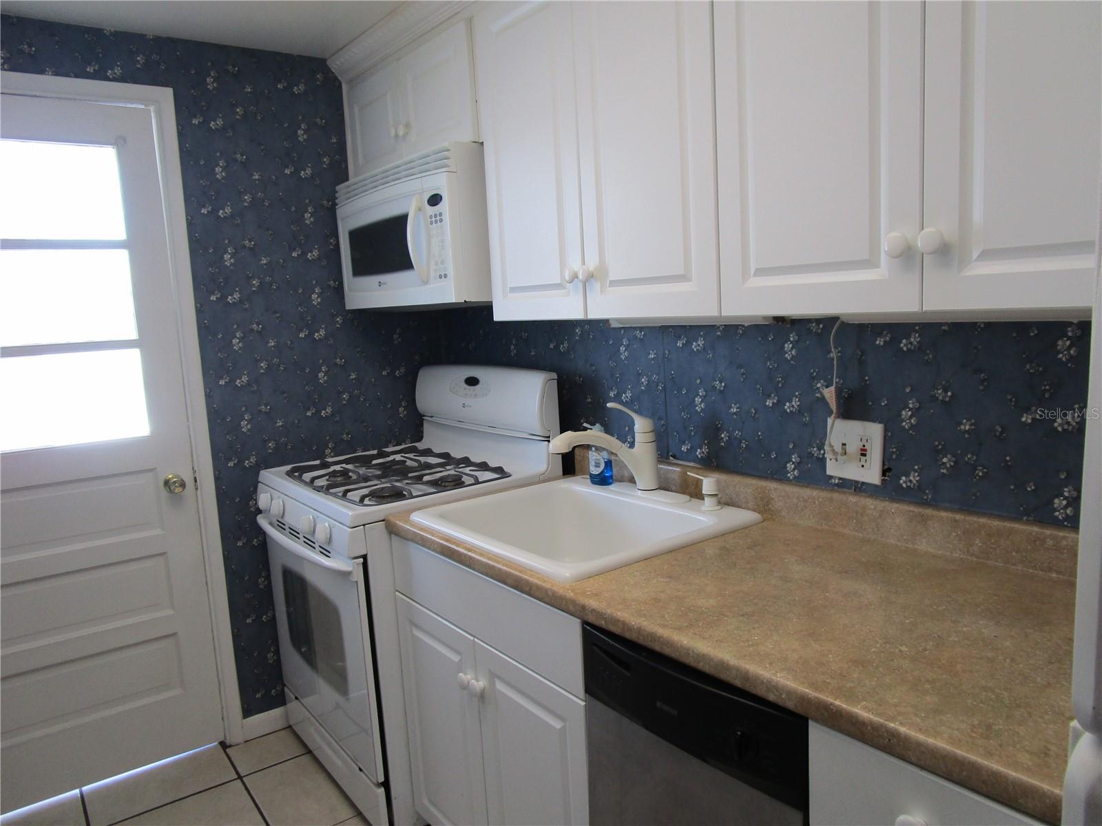 TOWN APTS CONDO - Residential