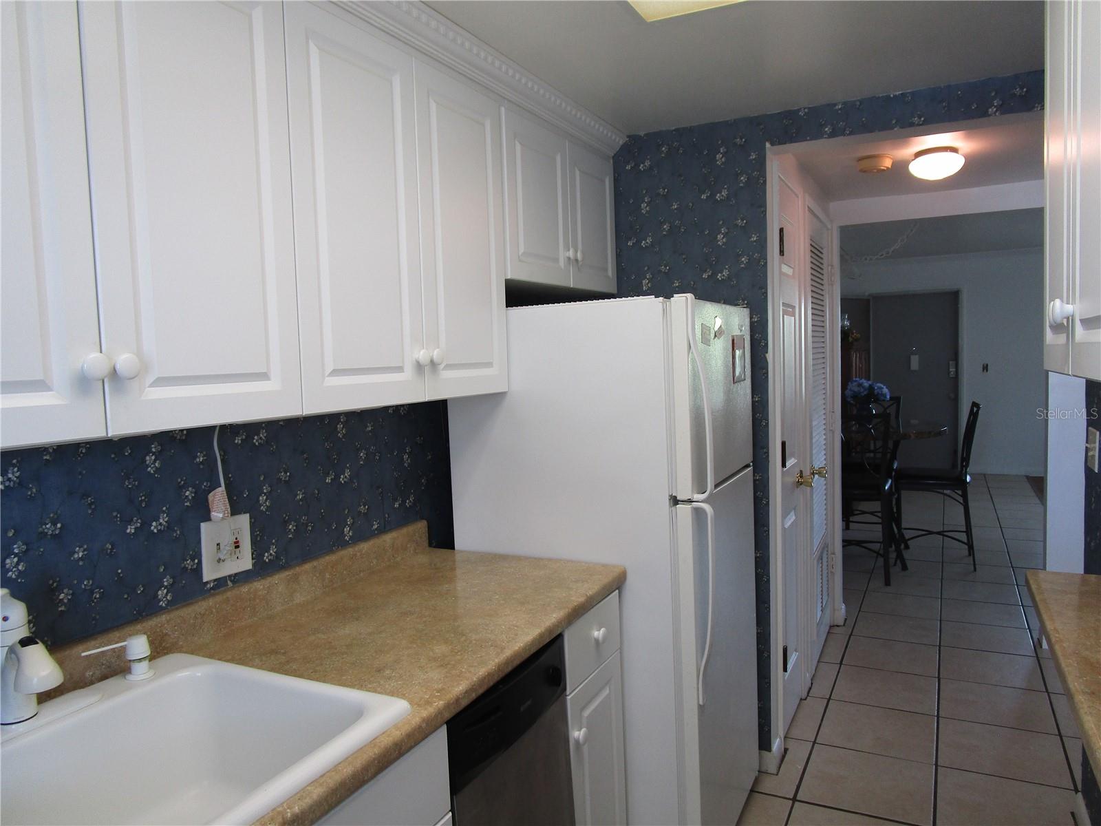 TOWN APTS CONDO - Residential
