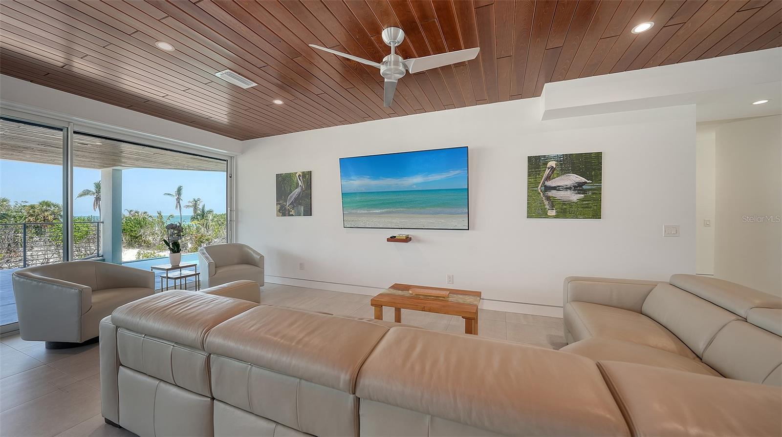 SLEEPY LAGOON - Residential