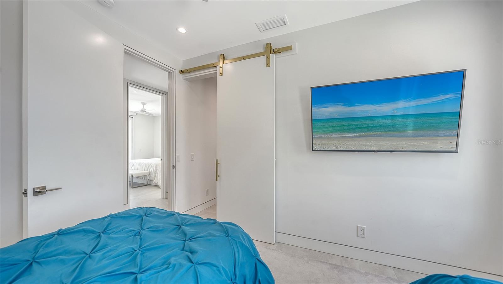 SLEEPY LAGOON - Residential