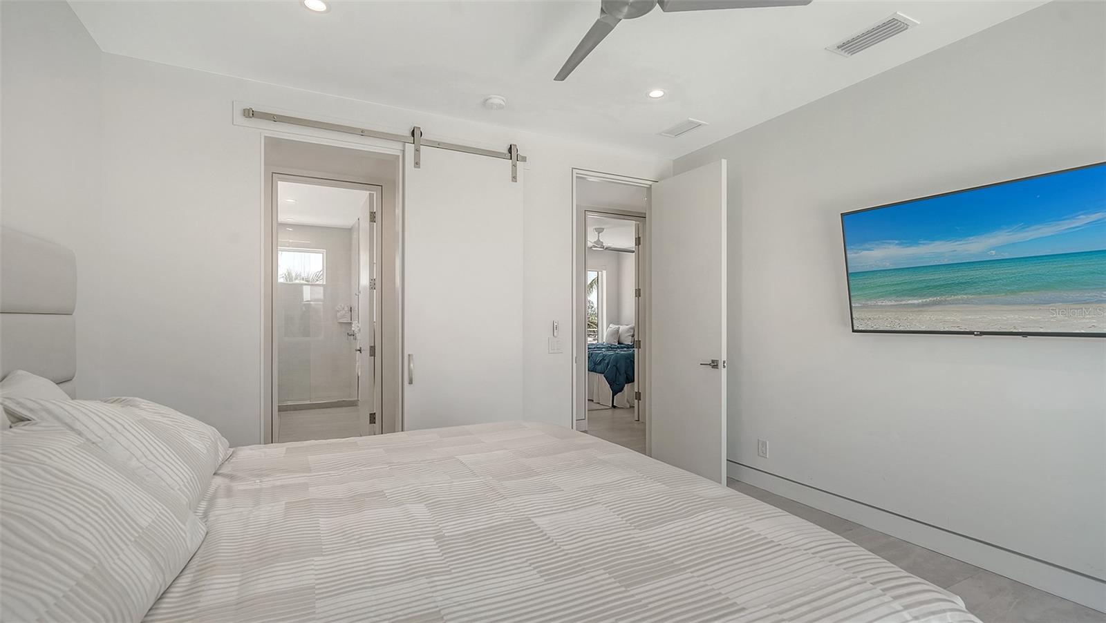 SLEEPY LAGOON - Residential