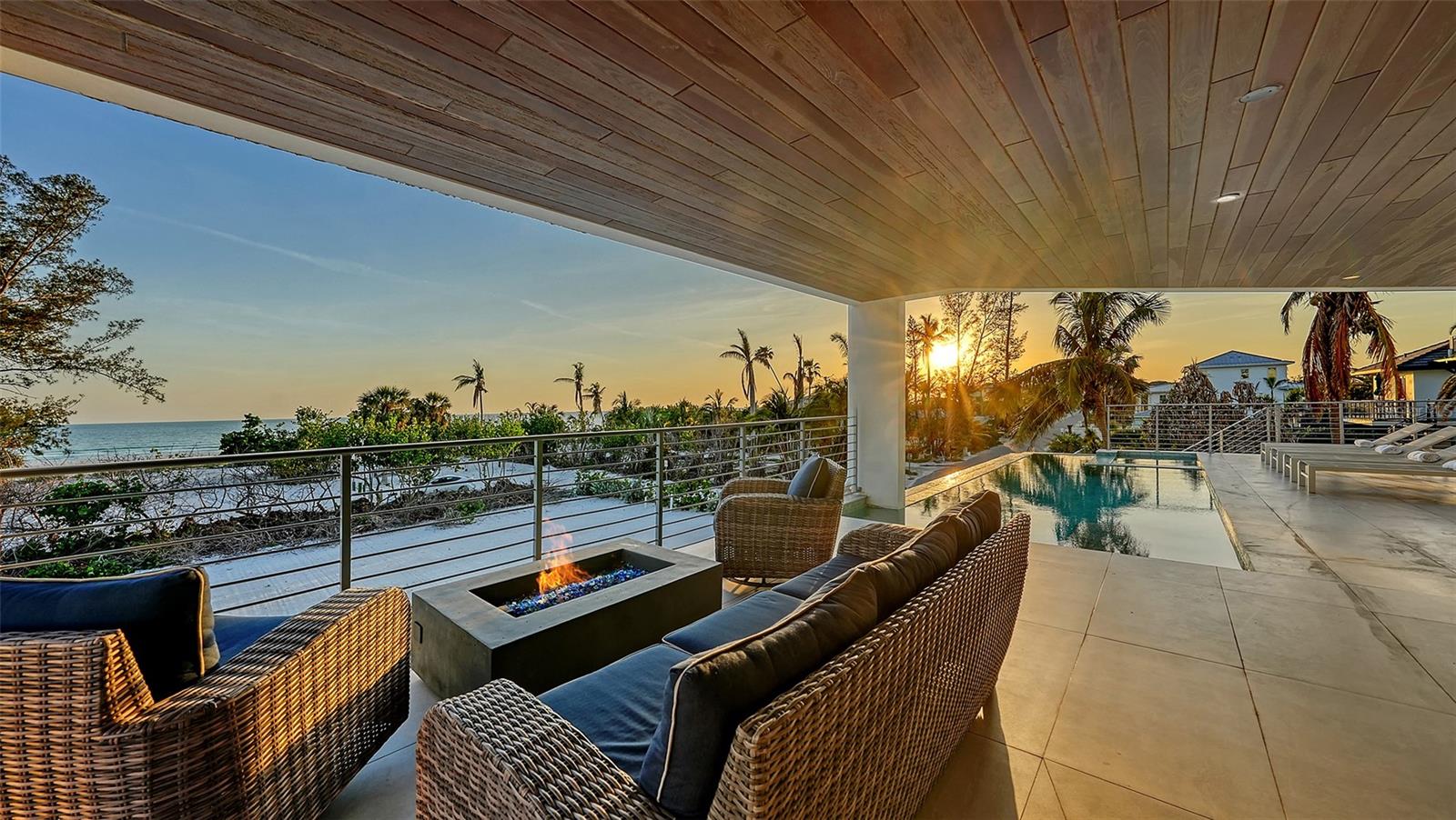 SLEEPY LAGOON - Residential