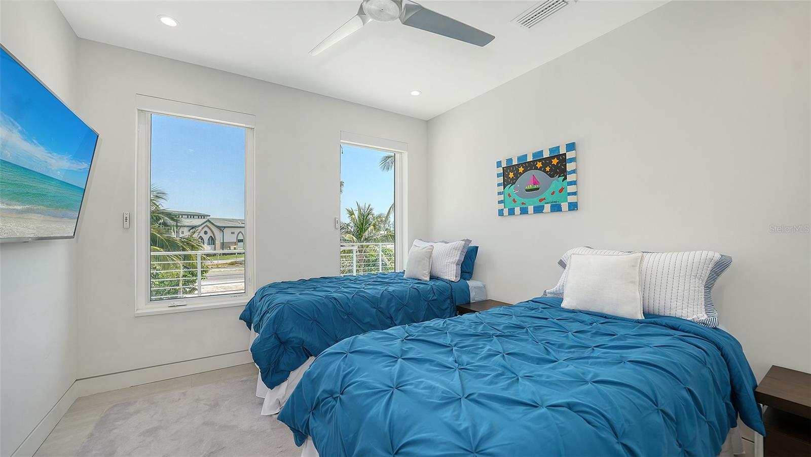 SLEEPY LAGOON - Residential