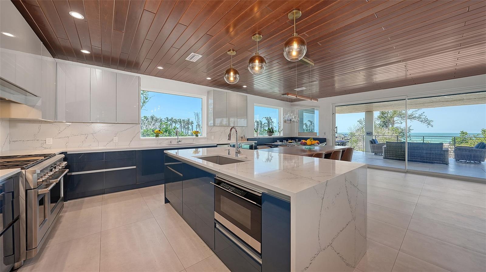 SLEEPY LAGOON - Residential