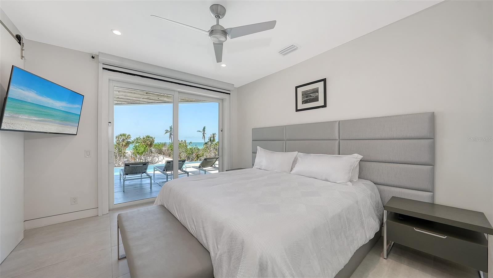 SLEEPY LAGOON - Residential