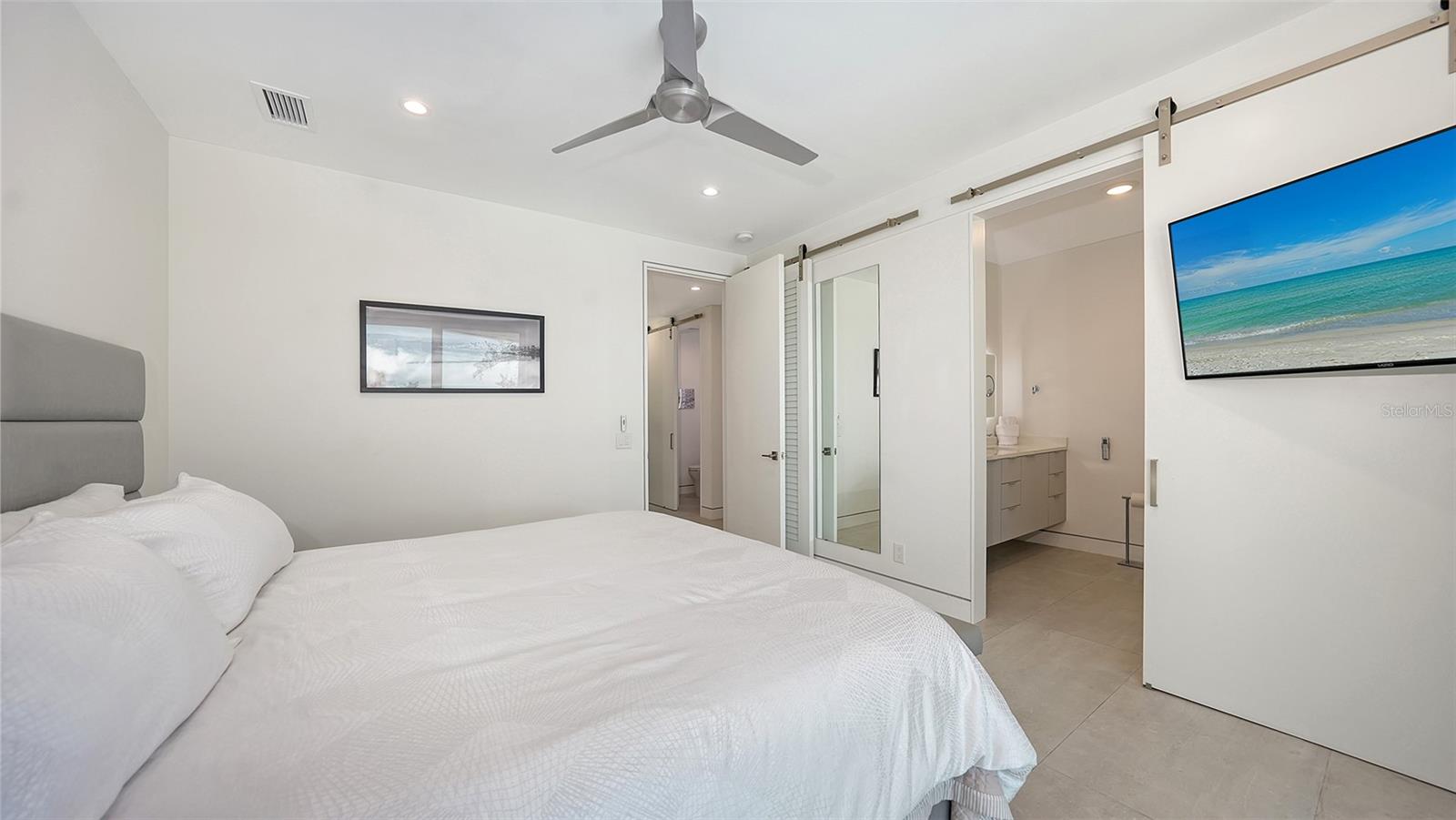 SLEEPY LAGOON - Residential