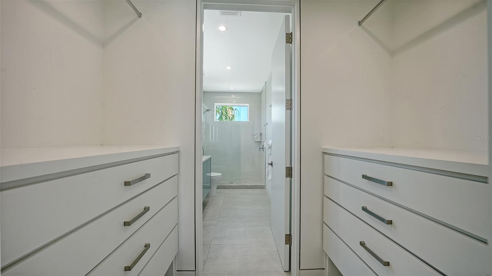 SLEEPY LAGOON - Residential