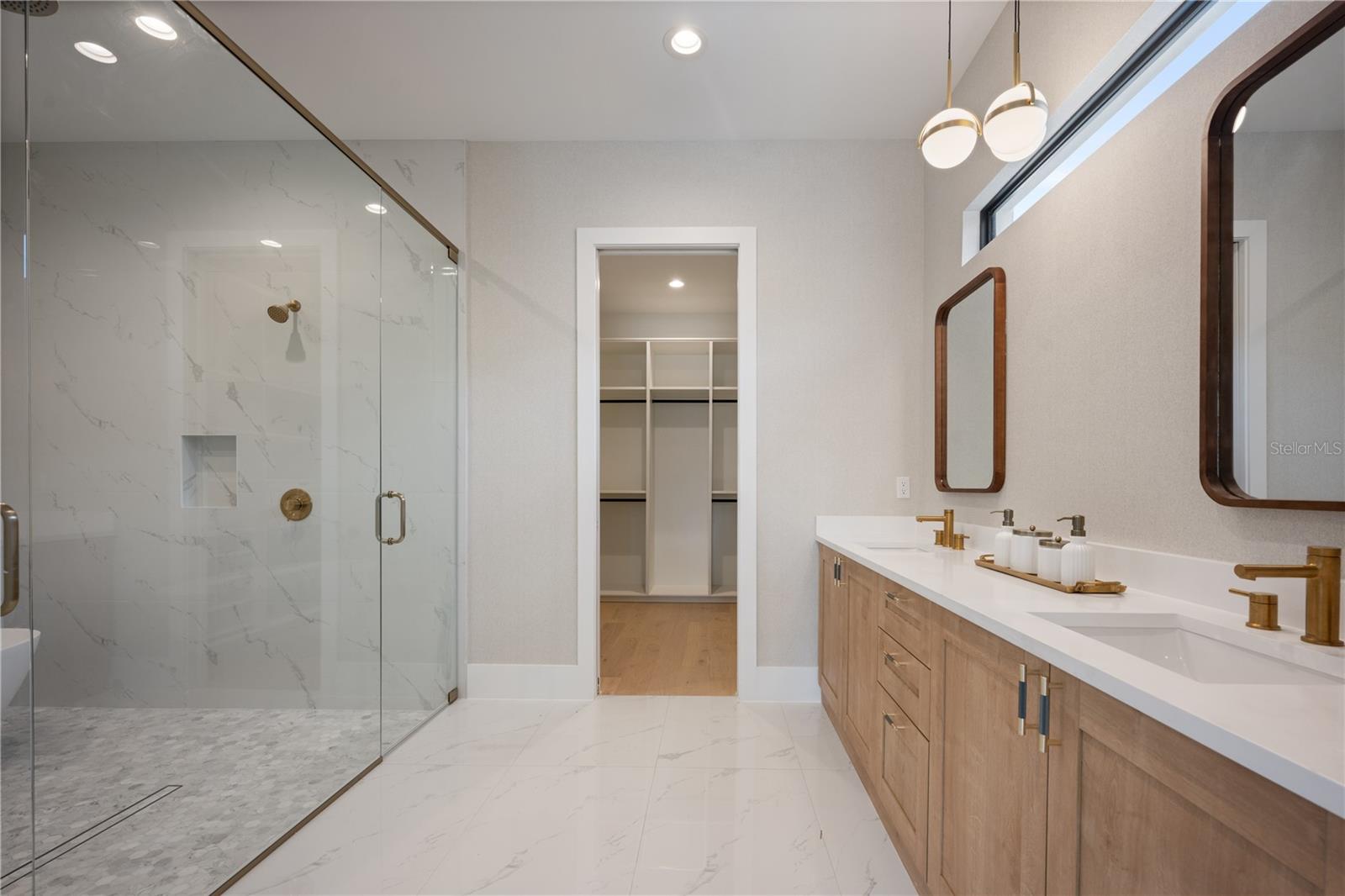 CHARMONT - Residential