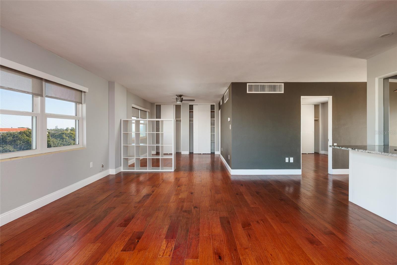 LAKE PALMS APTS CO-OP - Residential