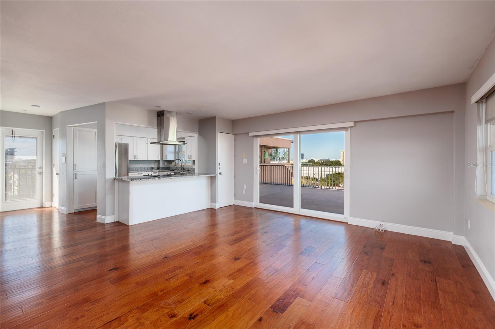 LAKE PALMS APTS CO-OP - Residential