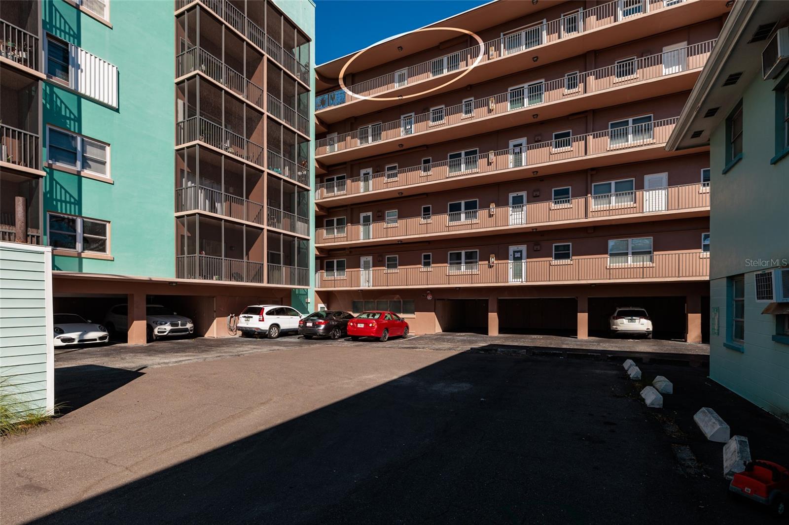 LAKE PALMS APTS CO-OP - Residential