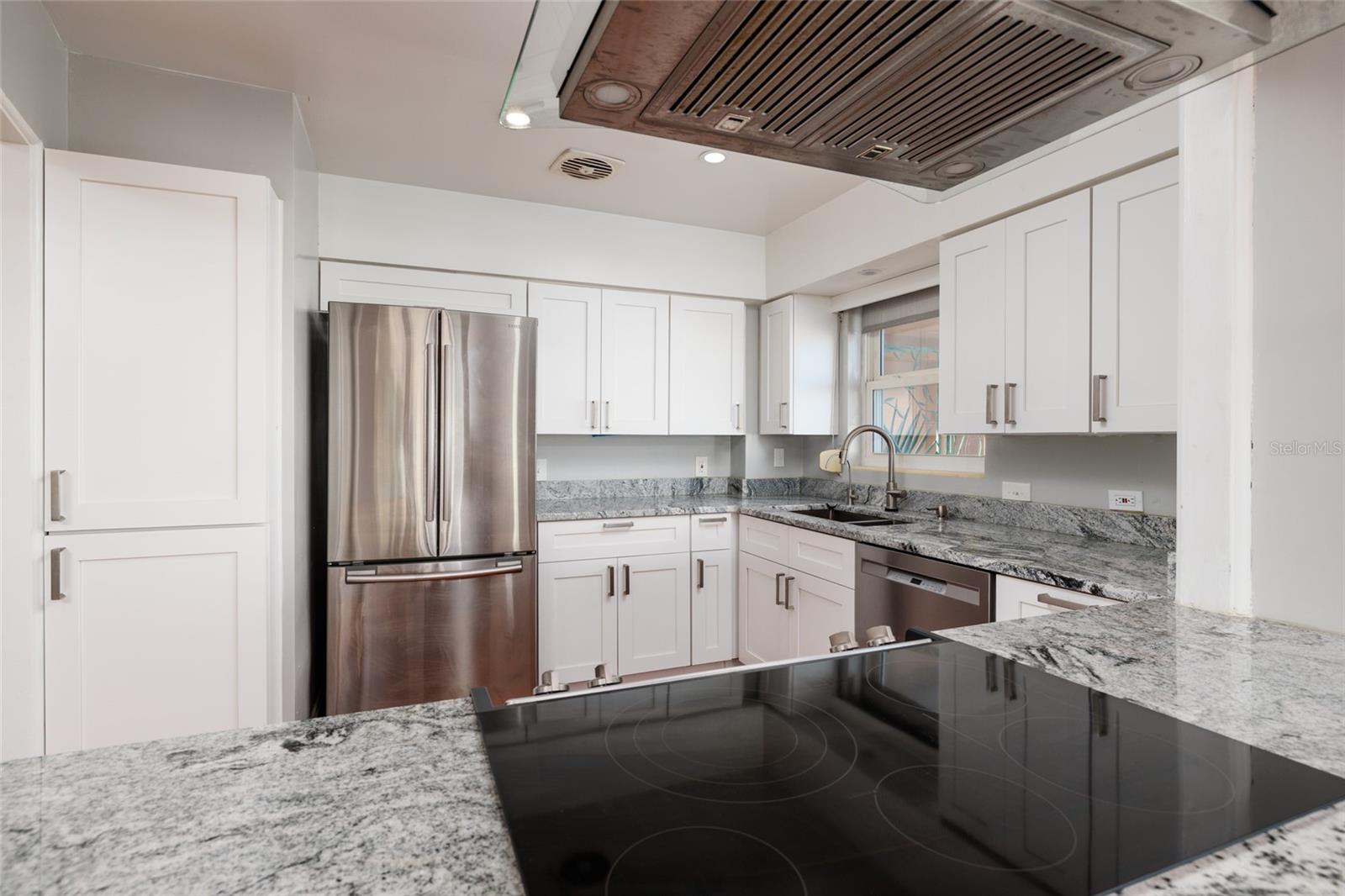 LAKE PALMS APTS CO-OP - Residential