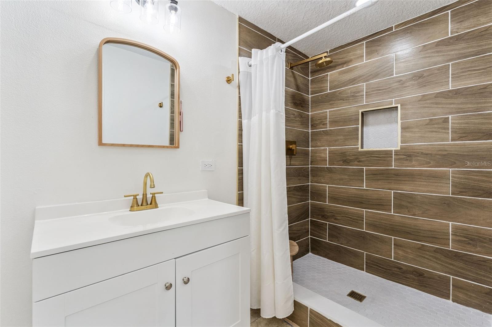 GOLDEN HEIGHTS - Residential