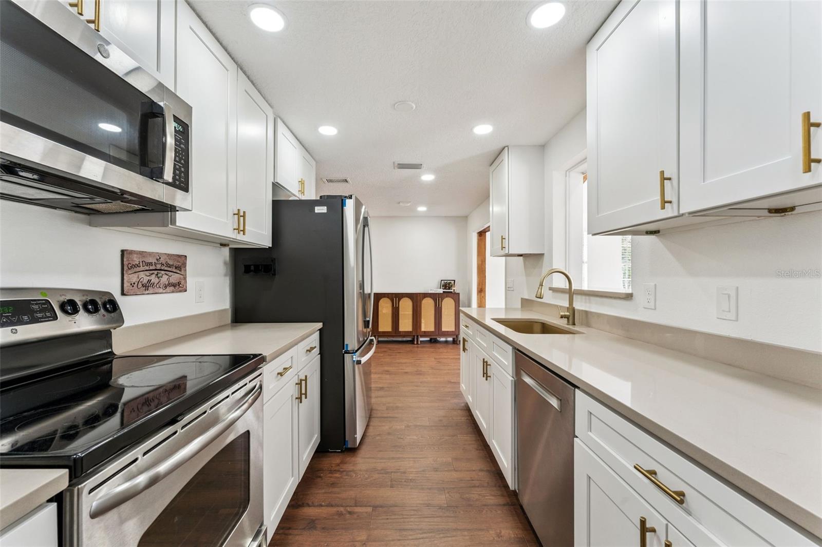 GOLDEN HEIGHTS - Residential